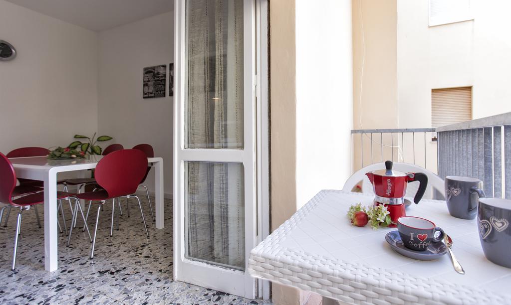 Seaside Holidays Apartment Алгеро Стая снимка